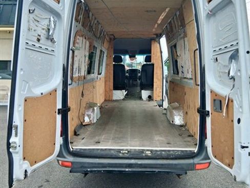 Used 2018 Mercedes-Benz Sprinter 2500 image 5