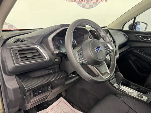 Used 2024 Subaru Ascent Premium w/ Convenience Package image 10