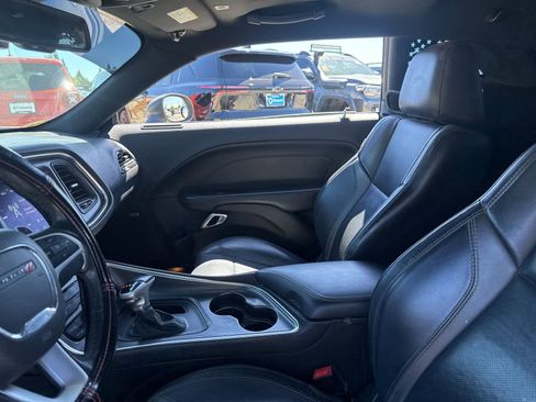 Used 2017 Dodge Challenger SXT Plus image 17