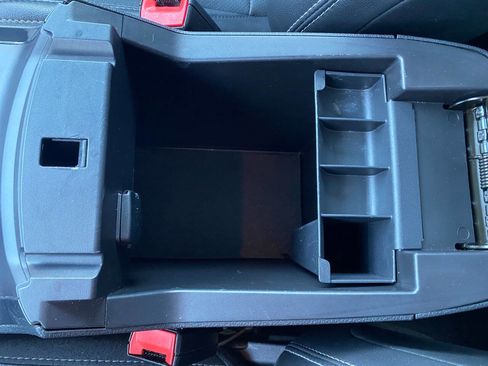 Used 2018 Ford Explorer Limited image 20