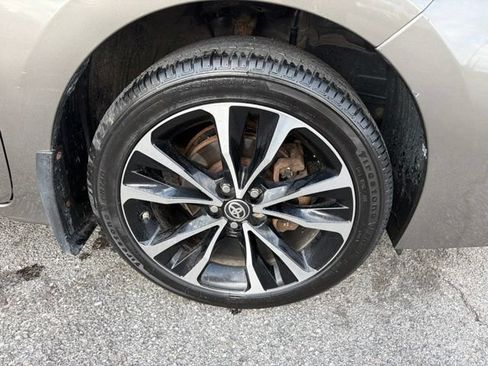 Used 2019 Toyota Corolla SE FWD image 9