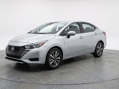 Used 2025 Nissan Versa SV FWD image 3