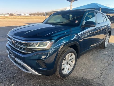 Used 2022 Volkswagen Atlas Cross Sport SE image 1