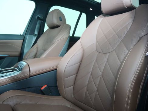 Used 2025 BMW X5 xDrive40i w/ M Sport Package image 10