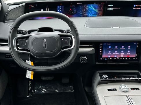 New 2025 Lincoln Navigator L Reserve w/ Jet Appearance Package image 13