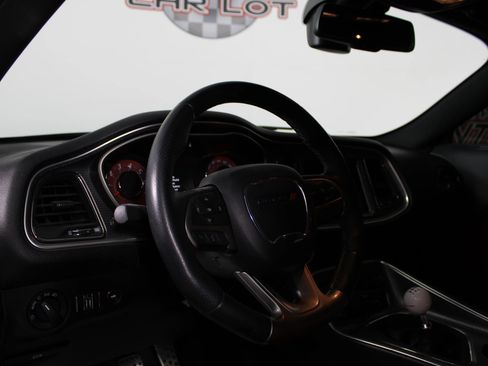 Used 2017 Dodge Challenger SRT Hellcat image 10