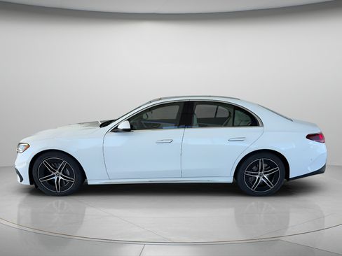 New 2026 Mercedes-Benz E 450 4MATIC Sedan image 2