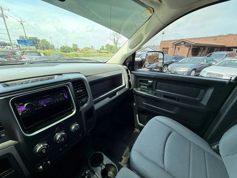 Used 2013 RAM 2500 Tradesman w/ Chrome Appearance Group image 17