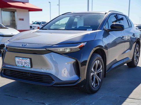 Used 2023 Toyota bZ4X XLE image 3