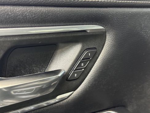 Used 2022 RAM 1500 Laramie w/ Sport Appearance Package image 10