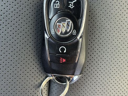 Used 2024 Buick Enclave Premium image 17