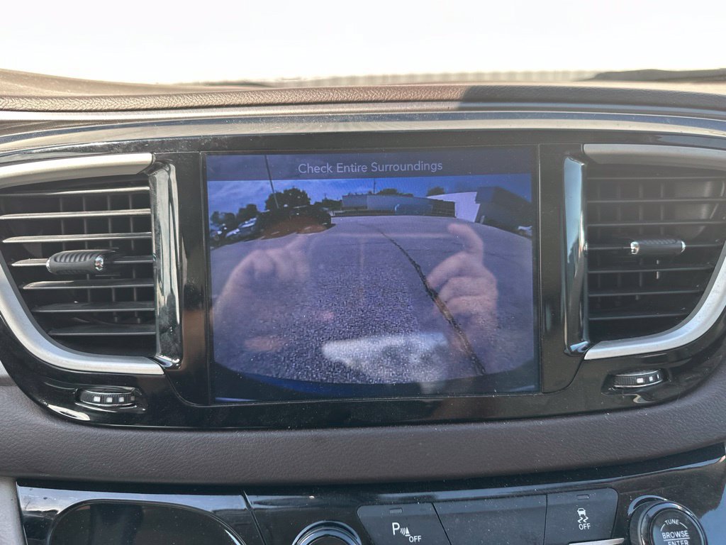 Used 2017 Chrysler Pacifica Touring-L FWD image 45