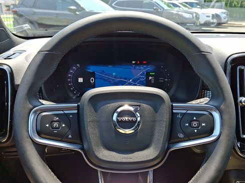 Used 2022 Volvo XC40 P8 Recharge Ultimate AWD/4WD image 19