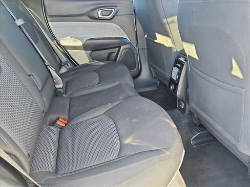 Used 2023 Jeep Compass Sport image 17