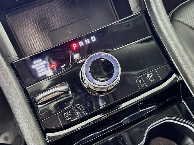 Used 2023 Jeep Grand Cherokee 4WD 4xe w/ Luxury Tech Group II image 16