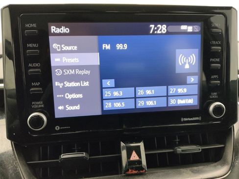 Used 2022 Toyota Corolla LE image 25