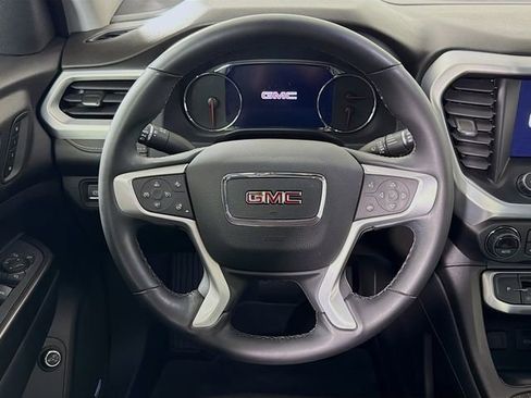 Used 2023 GMC Acadia SLT w/ Technology Package AWD/4WD image 16