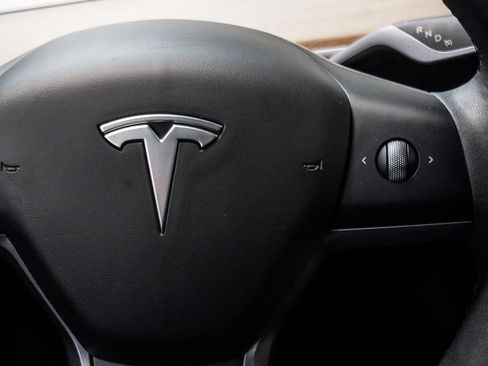 Used 2023 Tesla Model Y Long Range AWD/4WD image 14