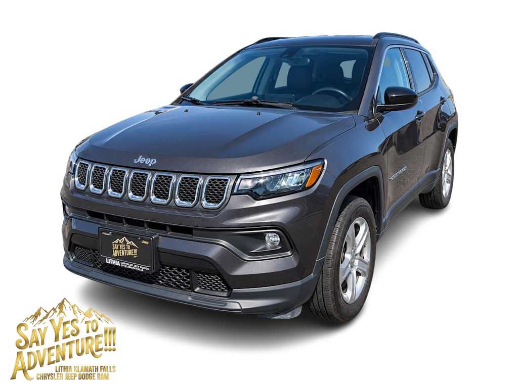 Used 2023 Jeep Compass Latitude w/ Convenience Group AWD/4WD image 1