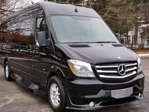 Used 2014 Mercedes-Benz Sprinter 2500 image 2