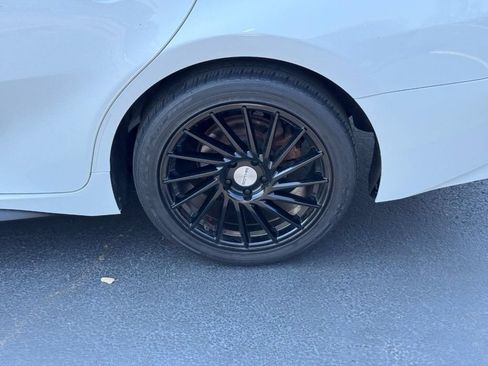 Used 2019 Toyota Camry SE w/ Convenience Package FWD image 10