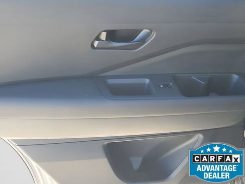 Used 2025 Nissan Pathfinder SV image 44