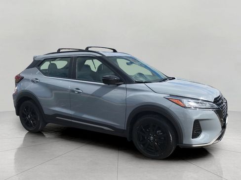 Used 2024 Nissan Kicks SR w/ SR Premium Package FWD image 1