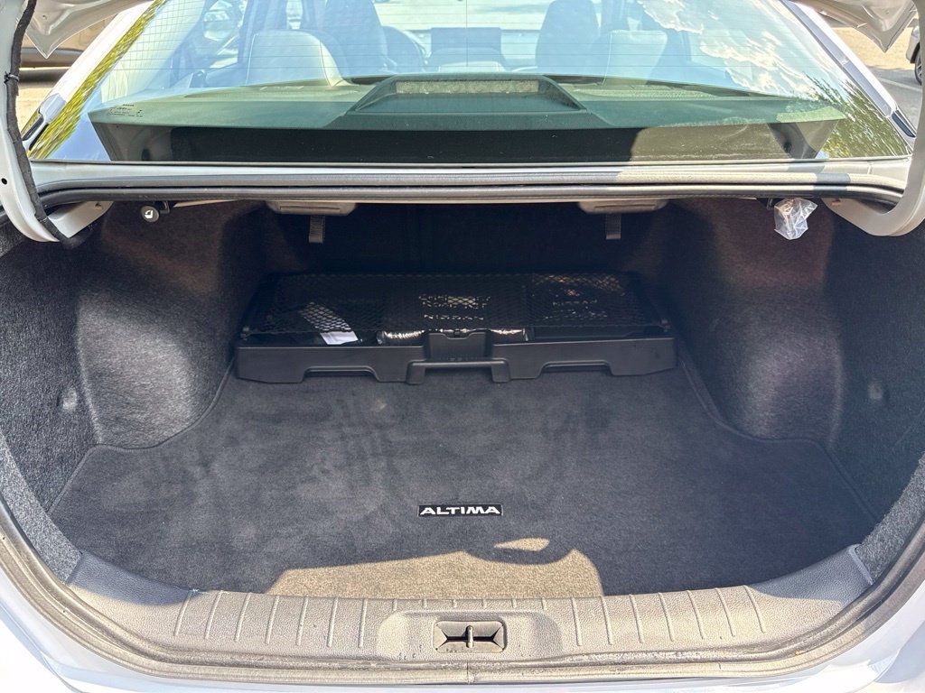 Certified 2024 Nissan Altima 2.0 SR FWD image 30