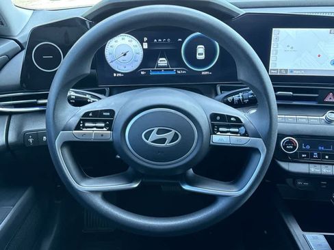 Used 2024 Hyundai Elantra SEL FWD image 15
