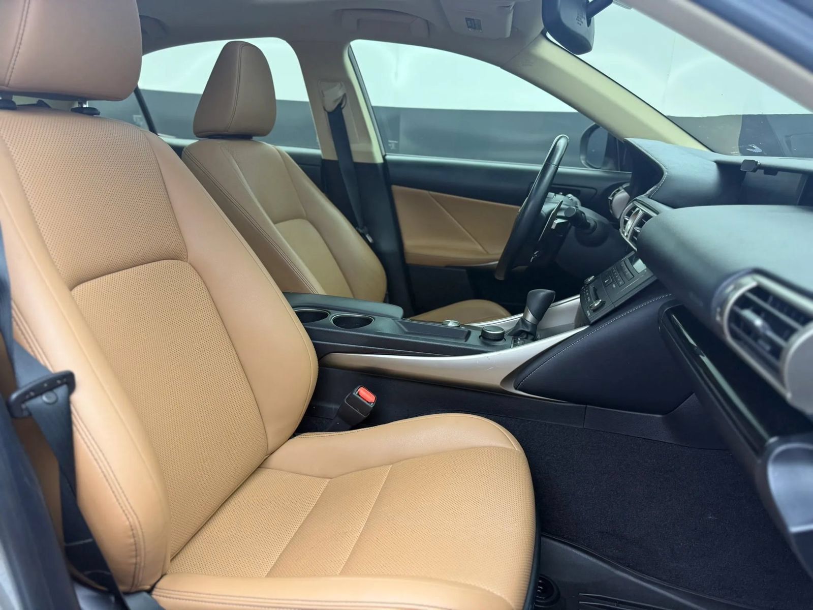 Used 2016 Lexus IS 200t RWD image 20