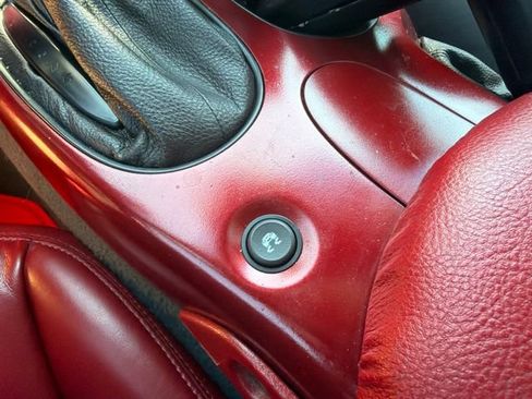 Used 2006 Chevrolet Corvette Coupe w/ Preferred Equipment Group RWD image 16