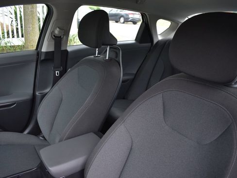Used 2025 Kia K4 FWD image 9