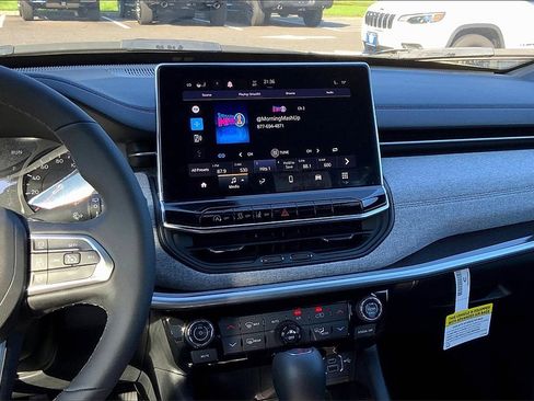 New 2023 Jeep Compass Latitude w/ Sun and Sound Group image 8