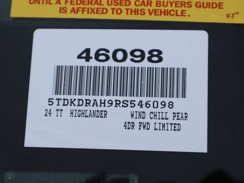 Used 2024 Toyota Highlander Limited FWD image 7