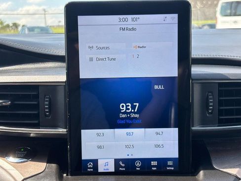 Used 2020 Ford Explorer Platinum w/ Premium Technology Package AWD/4WD image 24