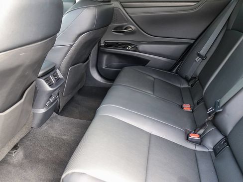 Used 2025 Lexus ES 300h w/ Premium Package FWD image 18