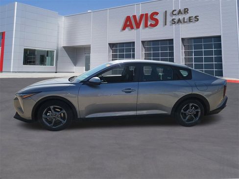 Used 2025 Kia K4 LXS image 2