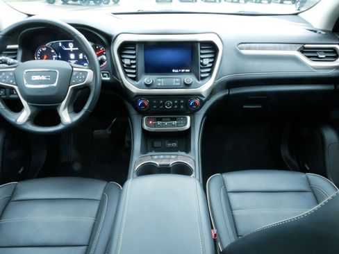 Used 2022 GMC Acadia Denali w/ Denali Ultimate Package image 10