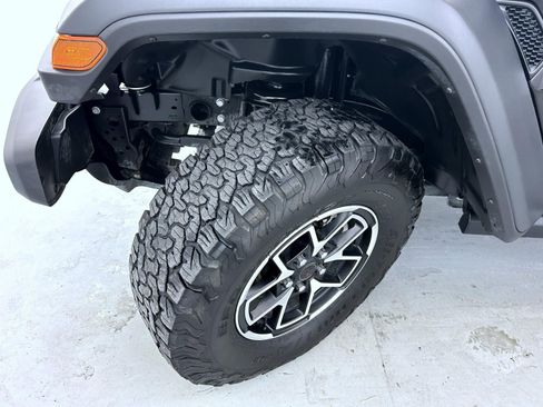 Certified 2025 Jeep Wrangler Unlimited Rubicon image 23