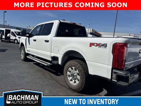 Used 2024 Ford F250 XLT w/ FX4 Off-Road Package AWD/4WD image 5