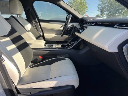 Used 2018 Land Rover Range Rover Velar R-Dynamic SE image 13