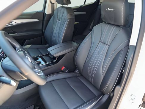 Used 2024 Buick Envision Avenir AWD/4WD image 10