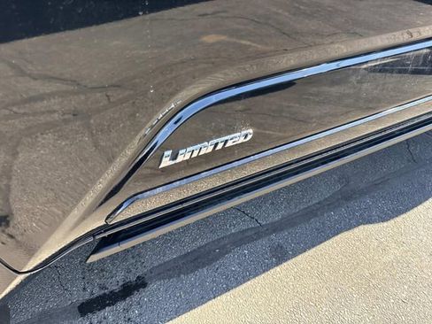 Used 2024 Toyota Tacoma Limited w/ Limited Package (LT) image 12