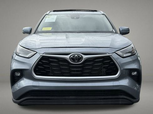 Used 2022 Toyota Highlander XLE image 9