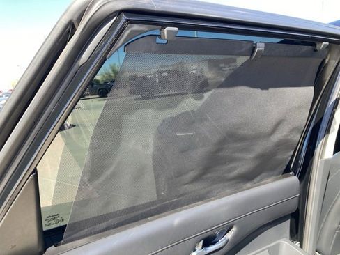 Used 2022 Nissan Pathfinder SL image 35