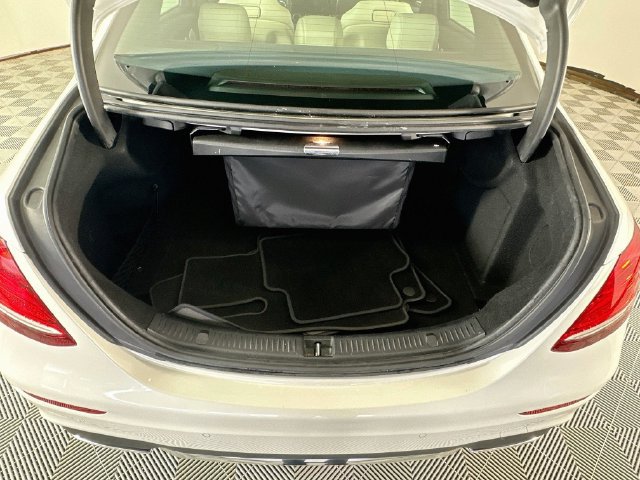 Used 2018 Mercedes-Benz E 300 4MATIC image 26