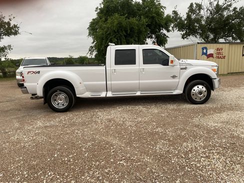 Used 2016 Ford F450 Lariat w/ Lariat Interior Package AWD/4WD image 4