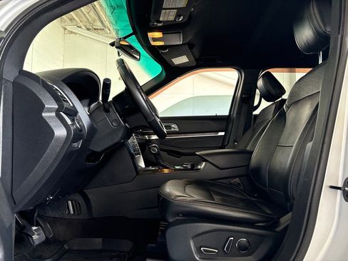 Used 2018 Ford Explorer Limited AWD/4WD image 10