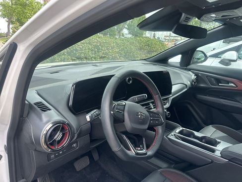 Used 2025 Chevrolet Equinox EV RS image 9