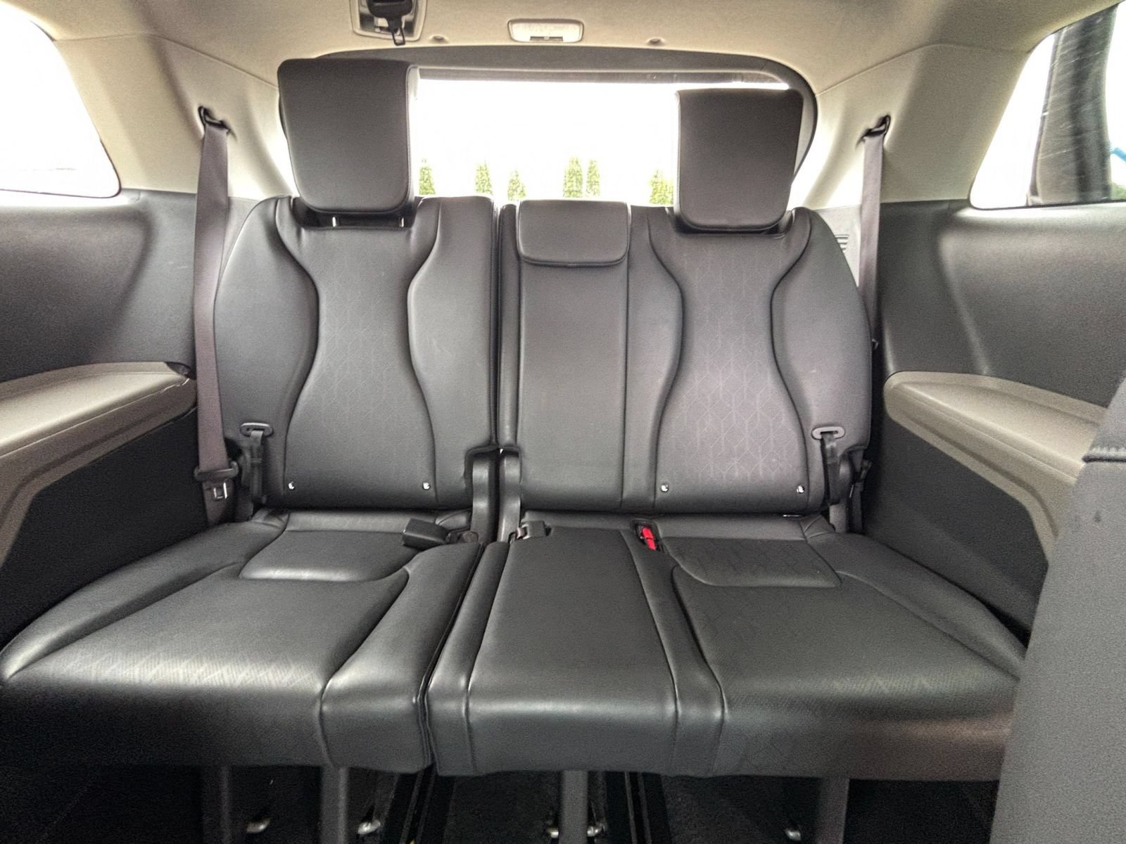 Used 2026 Kia Carnival FWD image 28